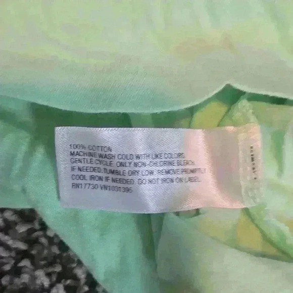 Lime Green Crop Tee - Picture 4 of 4